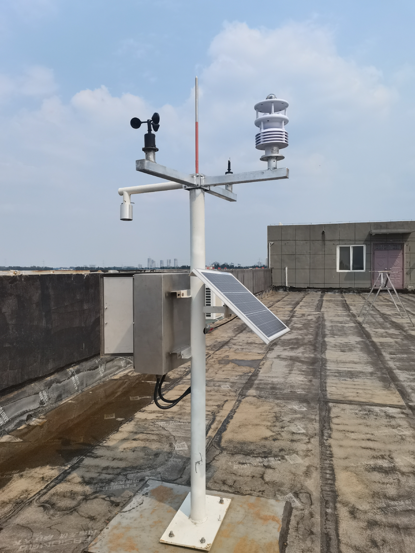 Integrated, intelligent, multi-parameter early-warning and positioning telescopic mast (trailer-mounted) 3